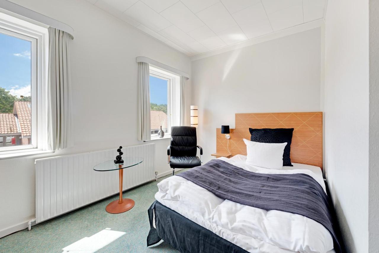 Hotel Jernbanegade Kibæk Esterno foto