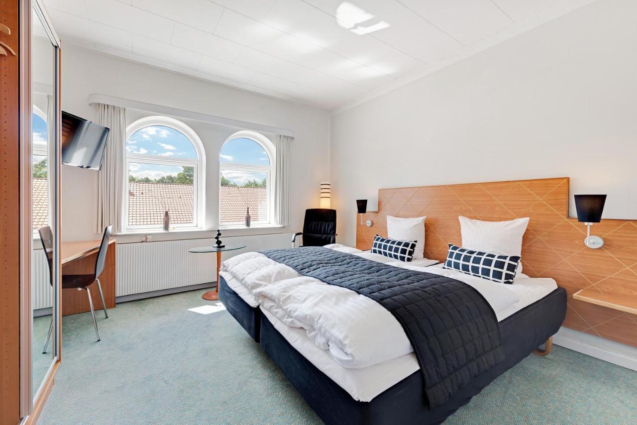 Hotel Jernbanegade Kibæk Esterno foto