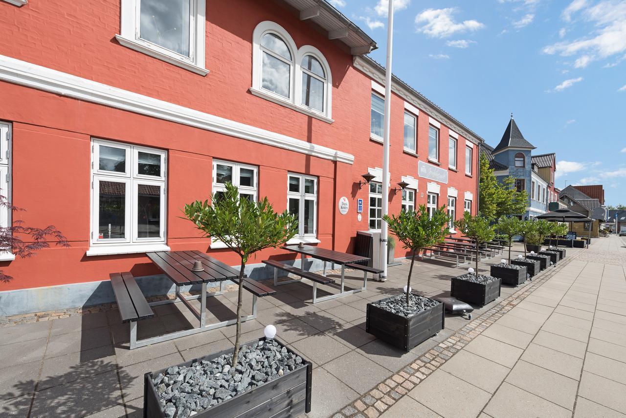 Hotel Jernbanegade Kibæk Esterno foto